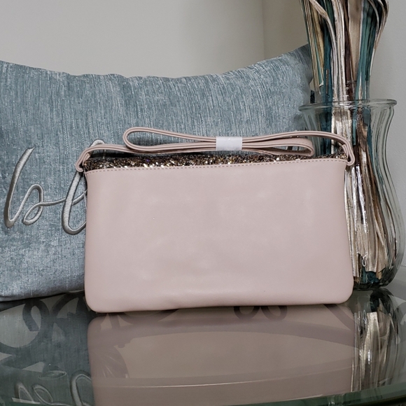 🔥❗NEW❗🔥Sequin embellished Express Shoulder Bag - Picture 2 of 9